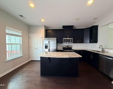 112 Brier Summit Place - Photo Thumbnail 7
