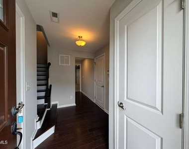 112 Brier Summit Place - Photo Thumbnail 1