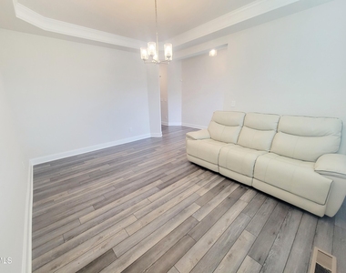 121 Scoville Road - Photo Thumbnail 7