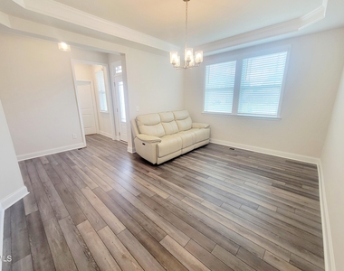 121 Scoville Road - Photo Thumbnail 6
