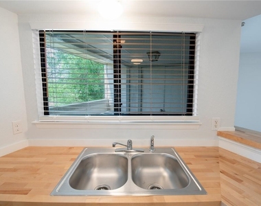 2500 Burleson Rd - Photo Thumbnail 8
