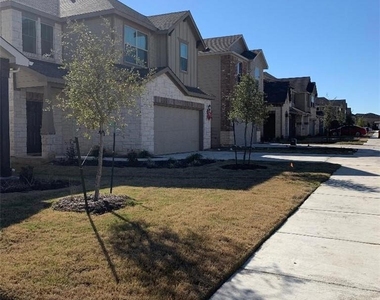 3436 Rooba St - Photo Thumbnail 1