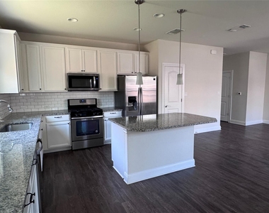 3436 Rooba St - Photo Thumbnail 11