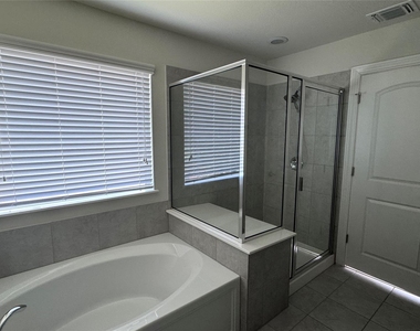 3436 Rooba St - Photo Thumbnail 24