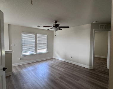 3436 Rooba St - Photo Thumbnail 19