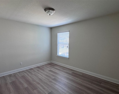 3436 Rooba St - Photo Thumbnail 18