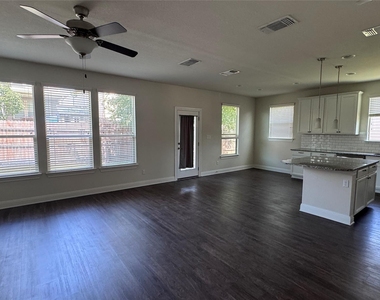 3436 Rooba St - Photo Thumbnail 6