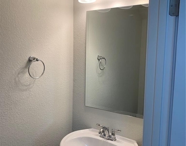 3436 Rooba St - Photo Thumbnail 11