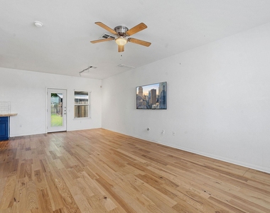 2720 Oak Springs Dr - Photo Thumbnail 5
