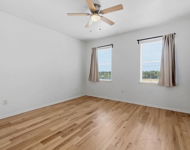 2720 Oak Springs Dr - Photo Thumbnail 13