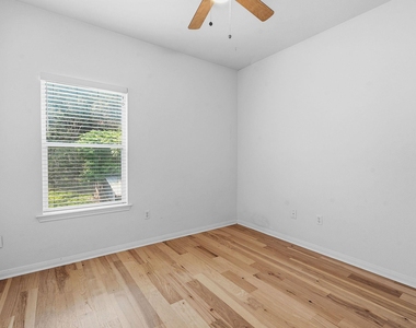 2720 Oak Springs Dr - Photo Thumbnail 17