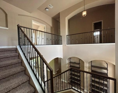 19500 Sangremon Way - Photo Thumbnail 16