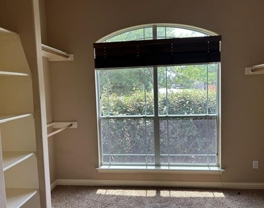 19500 Sangremon Way - Photo Thumbnail 14