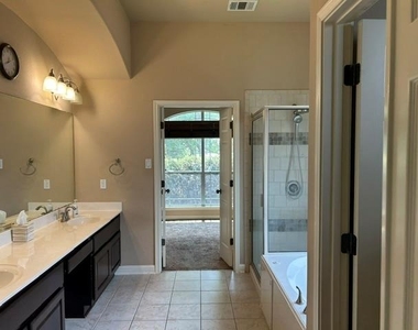 19500 Sangremon Way - Photo Thumbnail 11