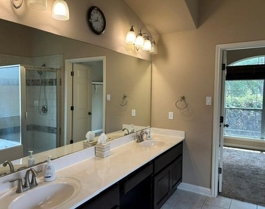 19500 Sangremon Way - Photo Thumbnail 12