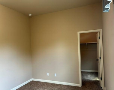 19500 Sangremon Way - Photo Thumbnail 30