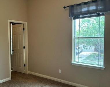 19500 Sangremon Way - Photo Thumbnail 29