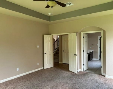 19500 Sangremon Way - Photo Thumbnail 10