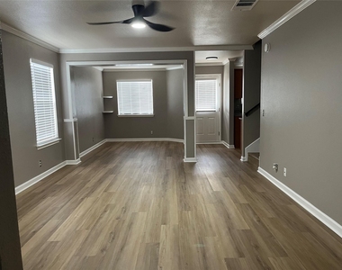 15106 Chamberlain Ct - Photo Thumbnail 1