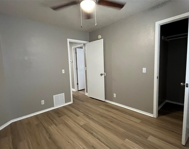 15106 Chamberlain Ct - Photo Thumbnail 28
