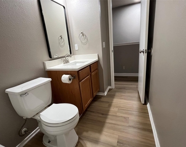 15106 Chamberlain Ct - Photo Thumbnail 24