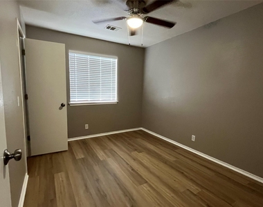 15106 Chamberlain Ct - Photo Thumbnail 27