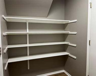 15106 Chamberlain Ct - Photo Thumbnail 9