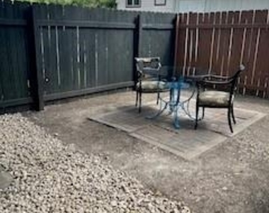 613 Brentwood St - Photo Thumbnail 7