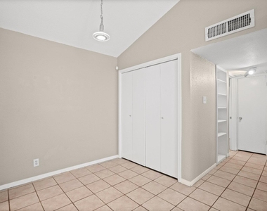 1601 Faro Dr - Photo Thumbnail 4