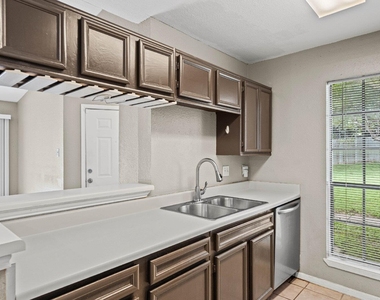 1601 Faro Dr - Photo Thumbnail 8