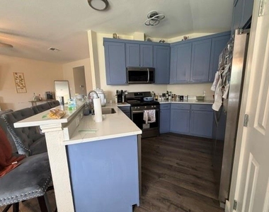 4003 Ayala Dr - Photo Thumbnail 3
