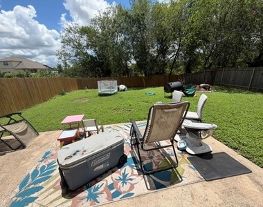 4003 Ayala Dr - Photo Thumbnail 20