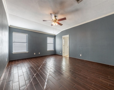 207 Baldwin St - Photo Thumbnail 10