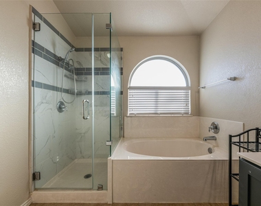 207 Baldwin St - Photo Thumbnail 15