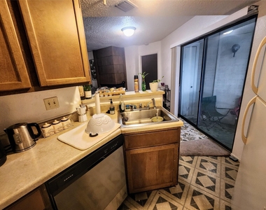 701 W 25th St - Photo Thumbnail 4