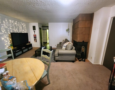 701 W 25th St - Photo Thumbnail 2