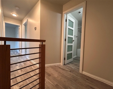 8922 Trone Cir - Photo Thumbnail 10