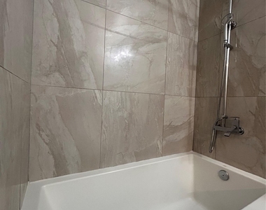 8922 Trone Cir - Photo Thumbnail 12