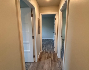 8922 Trone Cir - Photo Thumbnail 13
