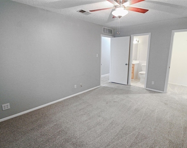 11705 Cherokee St - Photo Thumbnail 4