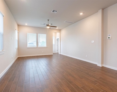 12617 Sea Gull Way - Photo Thumbnail 8