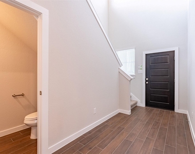 12617 Sea Gull Way - Photo Thumbnail 3
