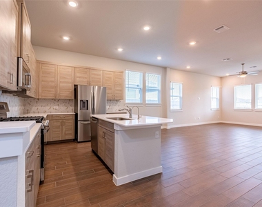 12617 Sea Gull Way - Photo Thumbnail 4