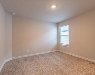 12617 Sea Gull Way - Photo Thumbnail 21