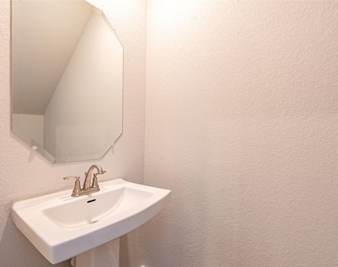 12617 Sea Gull Way - Photo Thumbnail 10