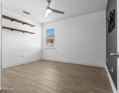 235 Silverleaf Village Drive - Photo Thumbnail 3