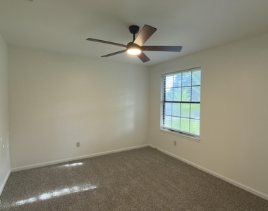 7914 Longshadow Court - Photo Thumbnail 10