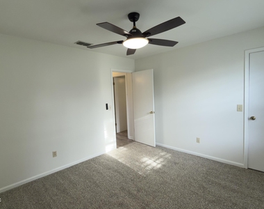 7914 Longshadow Court - Photo Thumbnail 11