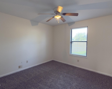 7914 Longshadow Court - Photo Thumbnail 9