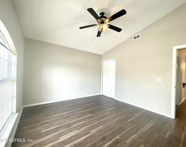 7329 Lawn Tennis Lane - Photo Thumbnail 11